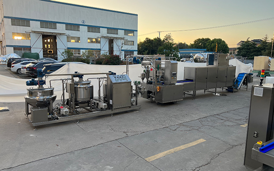 خط إنتاج حلوى الفيتامينات (فيتامينات جومي) في بنجلاديش