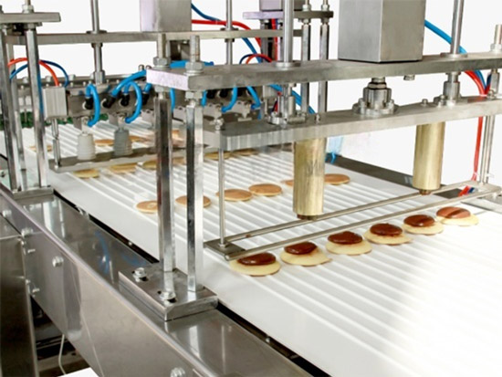 وحدة إضافة (توزيع) الحشوة والتطبيق الآلي للفطائر